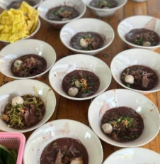 โปรโมชั่น 5 ฟรี 1  หมู